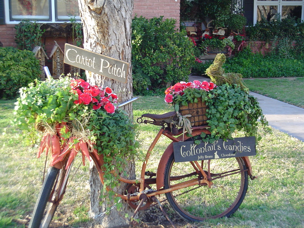 Old Bicycle Garden Decor | Briarpatchprim's Weblog